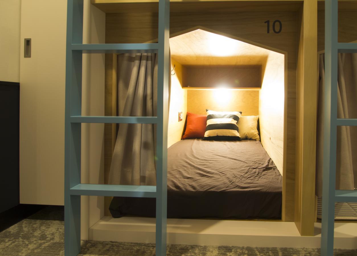 Capsule hotel Comicap
